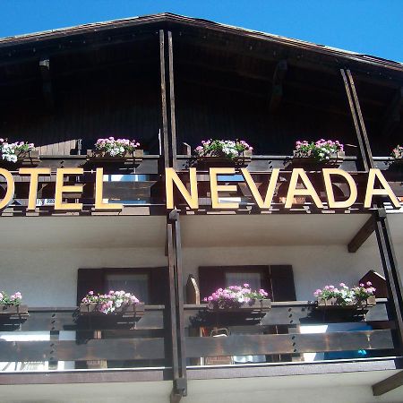Hotel Nevada Campitello di Fassa Esterno foto