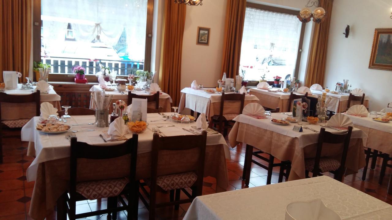 Hotel Nevada Campitello di Fassa Esterno foto