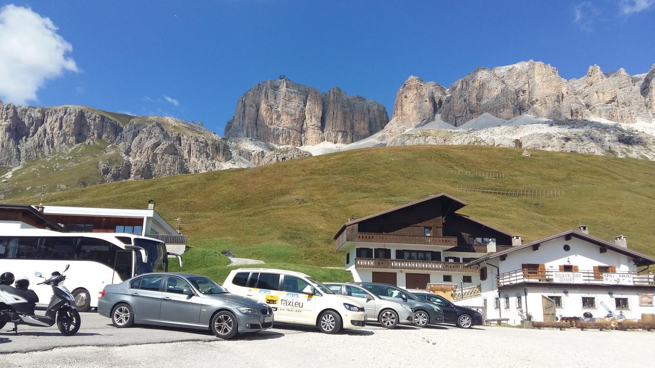 Hotel Nevada Campitello di Fassa Esterno foto