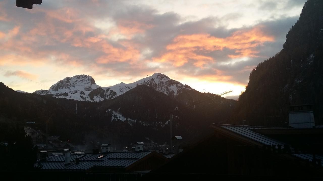 Hotel Nevada Campitello di Fassa Esterno foto